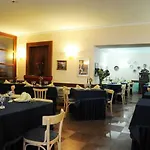 Victoria 3*