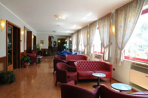 Victoria Hotel 3*